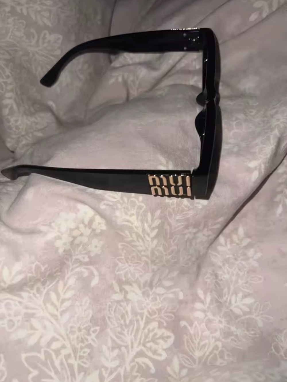 New Black Cat-Eye Sunglasses with Gold Logo - Picture 2 of 3